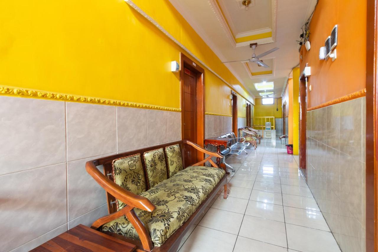 Homestay Gayatri Sawojajar Near Univ Negeri Malang Kampus 2 Mitra Reddoorz Εξωτερικό φωτογραφία