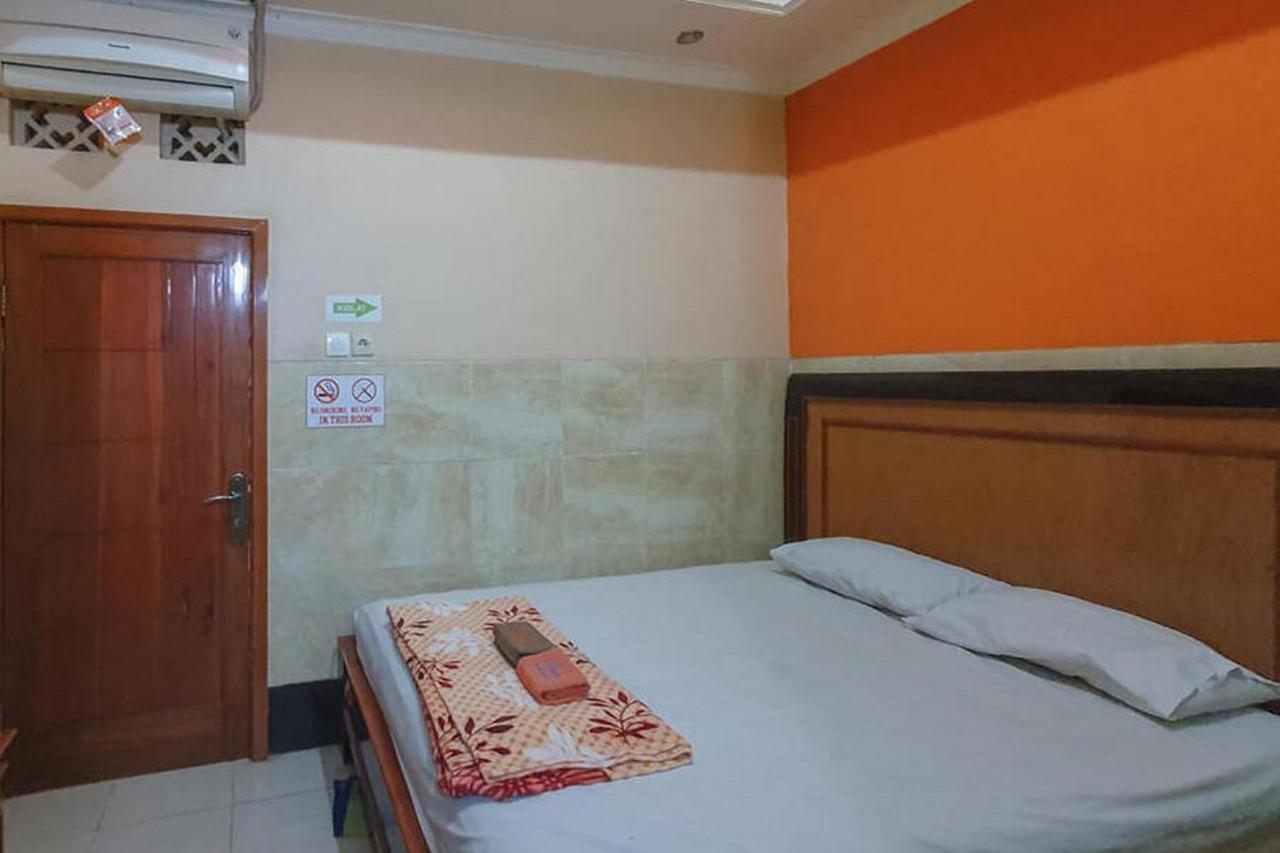 Homestay Gayatri Sawojajar Near Univ Negeri Malang Kampus 2 Mitra Reddoorz Εξωτερικό φωτογραφία